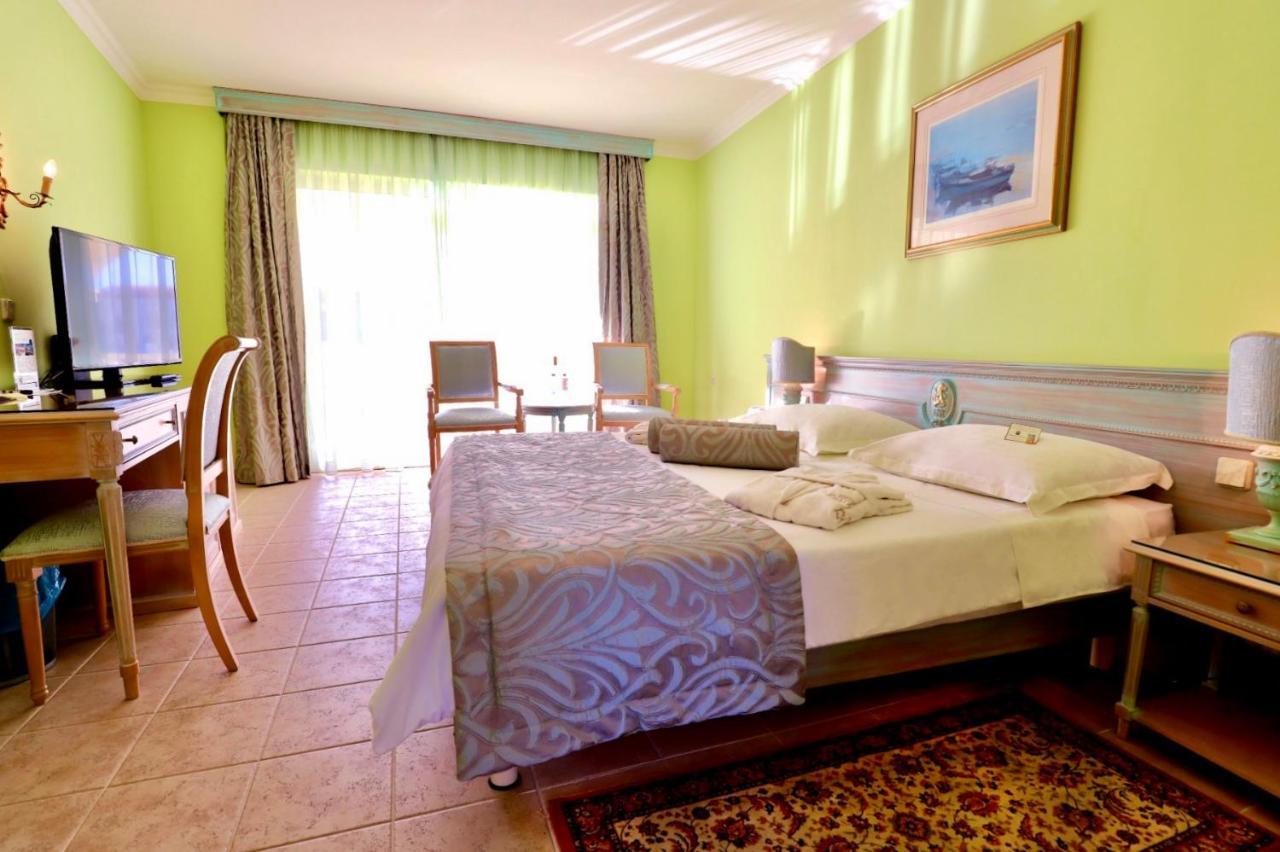 Marina Frapa Resort Rogoznica Рогозница Экстерьер фото