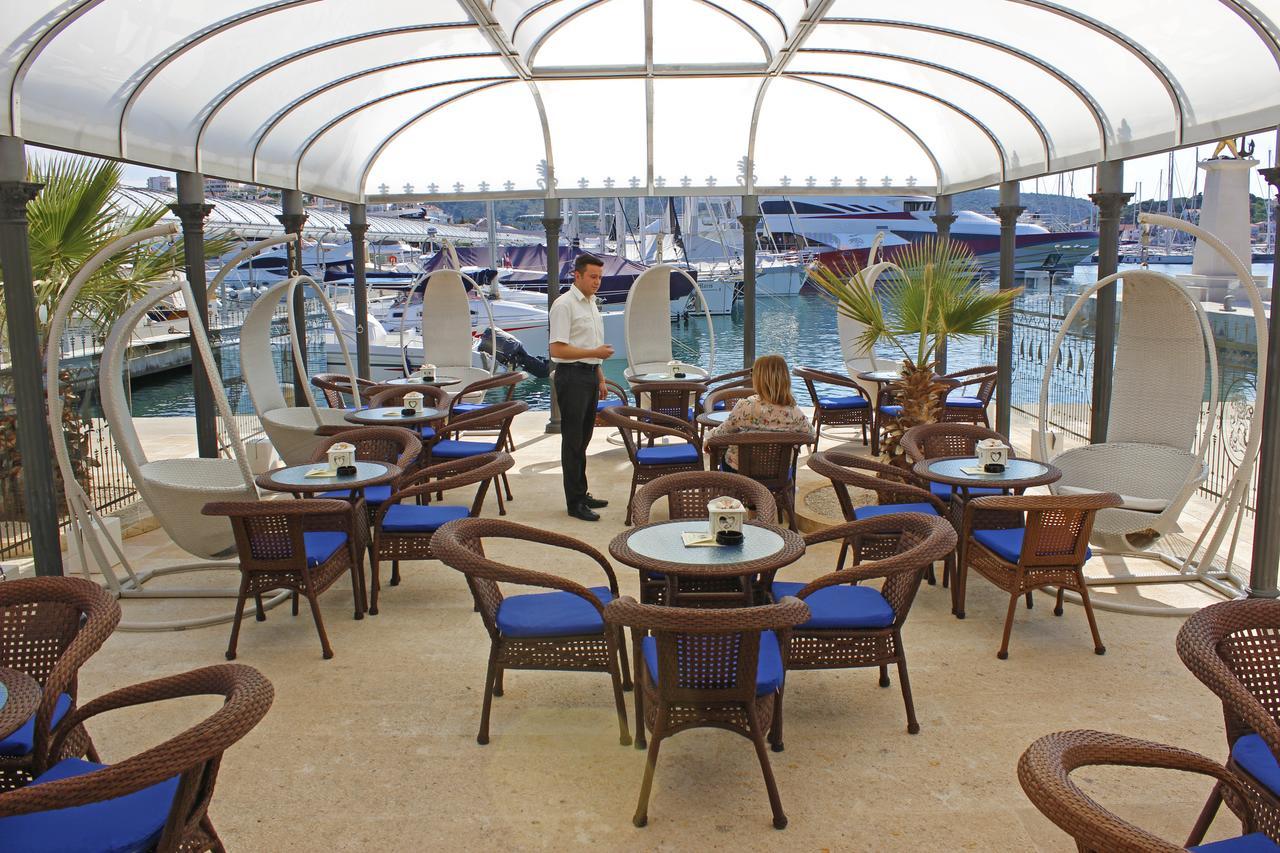 Marina Frapa Resort Rogoznica Рогозница Экстерьер фото