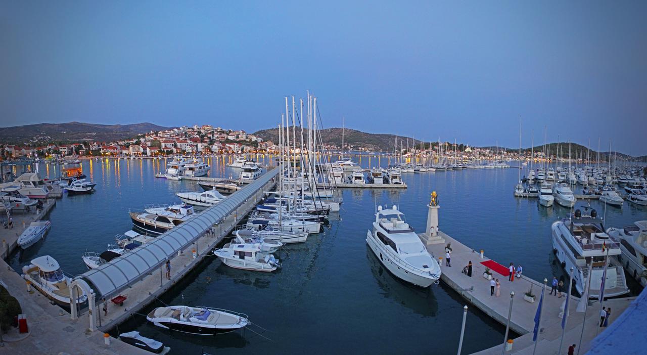 Marina Frapa Resort Rogoznica Рогозница Экстерьер фото